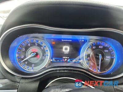 Zdjęcie 9 z 12 samochodu: 2019 CHRYSLER 300 TOURING VIN:2C3CCAAG6KH555995 - miniatura