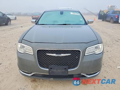 Piąte zdjęcie samochodu w środku: 2017 CHRYSLER 300C VIN:2C3CCAET1HH625807 - miniatura
