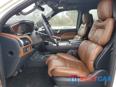 Zdjęcie 7 z 14 samochodu: 2022 LINCOLN NAVIGATOR L RESERVE VIN:5LMJJ3LT0NEL10869 - miniatura