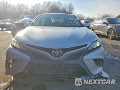 Piąte zdjęcie samochodu w środku: 2018 TOYOTA CAMRY L VIN:4T1B11HK9JU147389 - miniatura