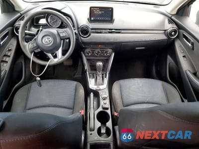 Zdjęcie 8 z 12 samochodu: 2016 TOYOTA SCION IA VIN:3MYDLBZV3GY106091 - miniatura