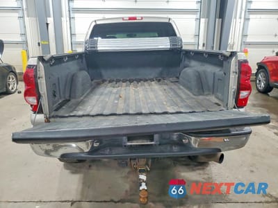 Zdjęcie 6 z 12 samochodu: 2001 CHEVROLET SILVERADO K2500 HEAVY DUTY VIN:1GCHK23151F190146 - miniatura