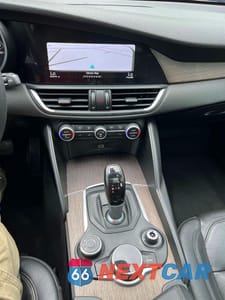 Zdjęcie 9 z 10 samochodu: 2017 ALFA ROMEO GIULIA TI Q4 VIN:ZARFAEEN9H7544398 - miniatura