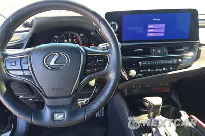 Zdjęcie 9 z 14 samochodu: 2023 LEXUS ES 350 F SPORT HANDLING VIN:58AJZ1B19PU141078 - miniatura