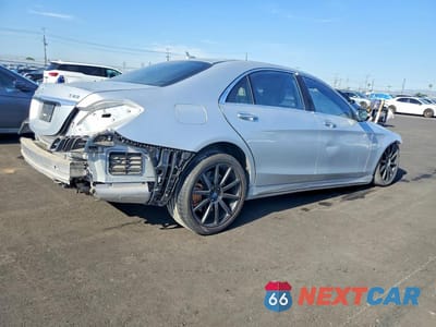 Trzecie zdjęcie samochodu z tyłu: 2018 MERCEDES-BENZ S 63 AMG 4MATIC VIN:WDDUG8JB1JA417270 - miniatura