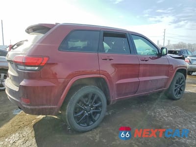Trzecie zdjęcie samochodu z tyłu: 2022 JEEP GRAND CHEROKEE LAREDO E VIN:1C4RJFAG3NC146885 - miniatura