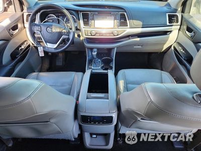 Zdjęcie 8 z 15 samochodu: 2015 TOYOTA HIGHLANDER XLE VIN:5TDJKRFH3FS142929 - miniatura