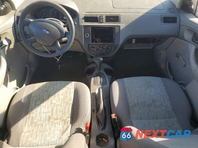 Zdjęcie 8 z 12 samochodu: 2005 FORD FOCUS ZX4 VIN:1FAFP34N55W196881 - miniatura