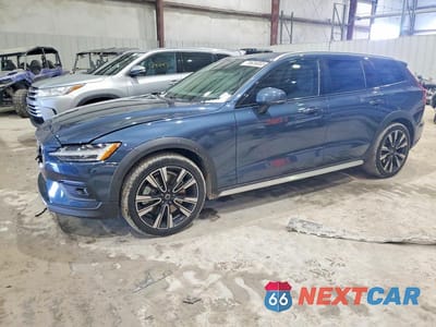 2020 VOLVO V60 CROSS COUNTRY T5 MOMENTUM YV4102WK1L1048787 - główne zdjęcie licytacji z USA - miniatura