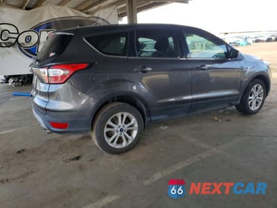 Trzecie zdjęcie samochodu z tyłu: 2017 FORD ESCAPE SE VIN:1FMCU9GD6HUE39346 - miniatura
