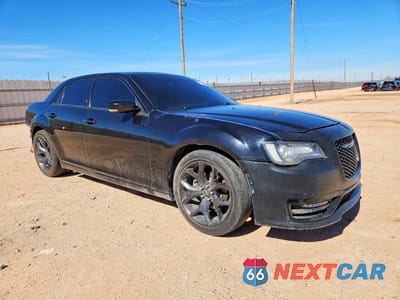 Czwarte zdjęcie samochodu z boku: 2021 CHRYSLER 300 S VIN:2C3CCABG6MH529351 - miniatura