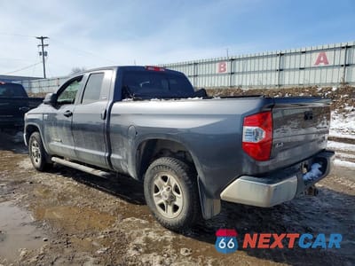 Drugie zdjęcie samochodu z przodu: 2018 TOYOTA TUNDRA DOUBLE CAB SR VIN:5TFUW5F13JX723931 - miniatura