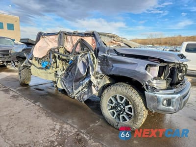 Czwarte zdjęcie samochodu z boku: 2019 TOYOTA TUNDRA SR5 VIN:5TFDY5F10KX788702 - miniatura