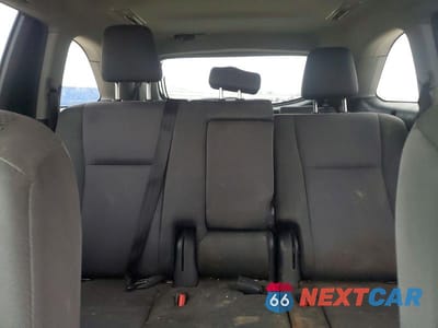 Zdjęcie 10 z 13 samochodu: 2019 TOYOTA HIGHLANDER LE VIN:5TDZZRFH8KS308886 - miniatura