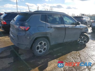 Trzecie zdjęcie samochodu z tyłu: 2022 JEEP COMPASS TRAILHAWK VIN:3C4NJDDB8NT148185 - miniatura