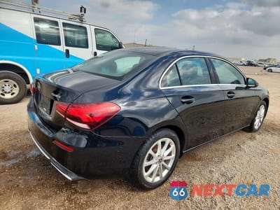 Trzecie zdjęcie samochodu z tyłu: 2019 MERCEDES-BENZ A 220 4MATIC VIN:WDD3G4FB1KW018716 - miniatura