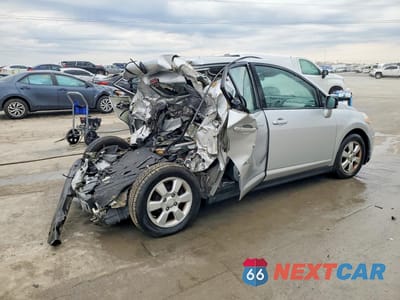 Trzecie zdjęcie samochodu z tyłu: 2009 NISSAN VERSA 1.8 S VIN:3N1BC13E79L424145 - miniatura
