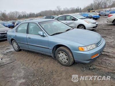 Czwarte zdjęcie samochodu z boku: 1995 HONDA ACCORD LX VIN:1HGCD5639SA093180 - miniatura