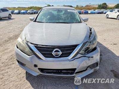 Piąte zdjęcie samochodu w środku: 2017 NISSAN ALTIMA 2.5 S VIN:1N4AL3AP9HN365404 - miniatura
