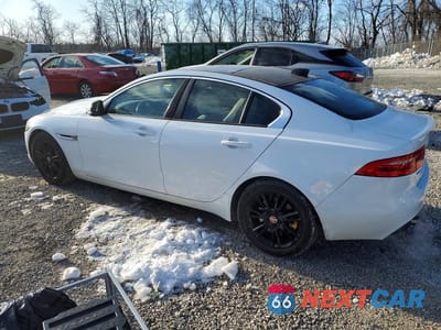 Drugie zdjęcie samochodu z przodu: 2017 JAGUAR XE PREMIUM VIN:SAJAD4BG9HA964694 - miniatura