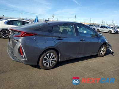 Trzecie zdjęcie samochodu z tyłu: 2020 TOYOTA PRIUS PRIME LE VIN:JTDKARFP5L3162255 - miniatura
