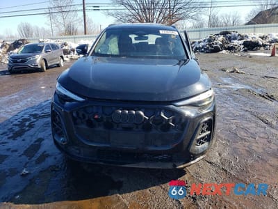 Piąte zdjęcie samochodu w środku: 2025 AUDI SQ5 PRESTIGE VIN:WA135AGU4S2078506 - miniatura