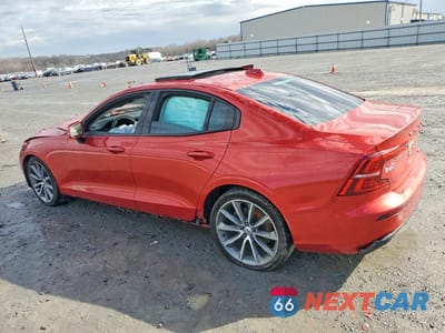 Drugie zdjęcie samochodu z przodu: 2019 VOLVO S60 T5 MOMENTUM VIN:7JR102FK7KG002347 - miniatura