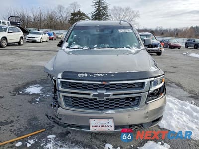 Piąte zdjęcie samochodu w środku: 2017 CHEVROLET TAHOE K1500 LT VIN:1GNSKBKCXHR140500 - miniatura