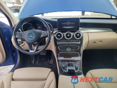Zdjęcie 9 z 10 samochodu: 2018 MERCEDES-BENZ C 300 4MATIC VIN:55SWF4KB2JU260741 - miniatura
