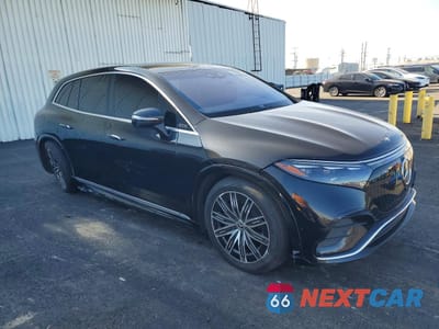 Czwarte zdjęcie samochodu z boku: 2023 MERCEDES-BENZ EQS SUV 580 4MATIC VIN:4JGDM4EBXPA011689 - miniatura