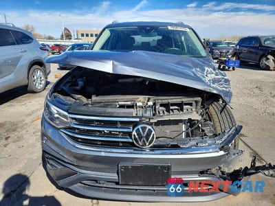 Piąte zdjęcie samochodu w środku: 2023 VOLKSWAGEN TIGUAN SE VIN:3VV2B7AX4PM065871 - miniatura