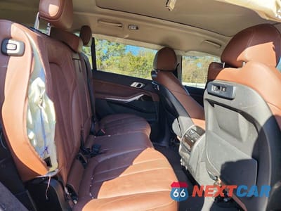 Zdjęcie 10 z 12 samochodu: 2021 BMW X7 XDRIVE40I VIN:5UXCW2C00M9E88095 - miniatura