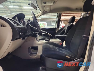 Zdjęcie 7 z 12 samochodu: 2016 DODGE GRAND CARAVAN SXT VIN:2C4RDGCG0GR327706 - miniatura