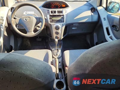 Zdjęcie 8 z 11 samochodu: 2011 TOYOTA YARIS BASE VIN:JTDKT4K30B5331925 - miniatura