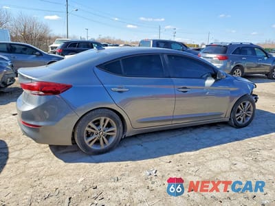 Trzecie zdjęcie samochodu z tyłu: 2018 HYUNDAI ELANTRA SEL VIN:5NPD84LF0JH352565 - miniatura