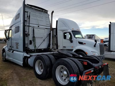 Trzecie zdjęcie samochodu z tyłu: 2022 VOLVO VN VNL VIN:4V4NC9EH7NN296925 - miniatura