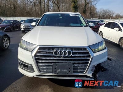 Piąte zdjęcie samochodu w środku: 2017 AUDI Q7 PREMIUM PLUS VIN:WA1LAAF7XHD032103 - miniatura