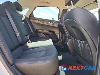 Zdjęcie 10 z 12 samochodu: 2021 KIA K5 LXS VIN:5XXG14J21MG041096 - miniatura