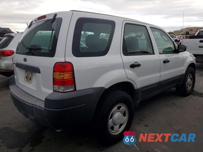 Trzecie zdjęcie samochodu z tyłu: 2006 FORD ESCAPE XLS VIN:1FMYU02Z06KA51574 - miniatura