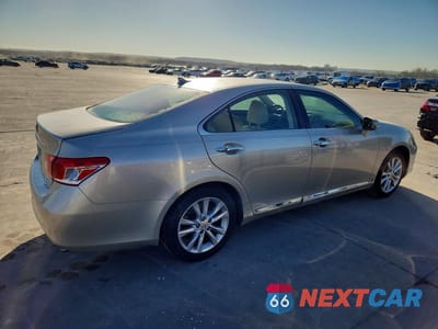 Trzecie zdjęcie samochodu z tyłu: 2011 LEXUS ES 350 VIN:JTHBK1EG2B2439379 - miniatura