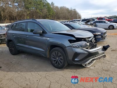 Czwarte zdjęcie samochodu z boku: 2023 VOLKSWAGEN TAOS S VIN:3VVDX7B21PM304600 - miniatura