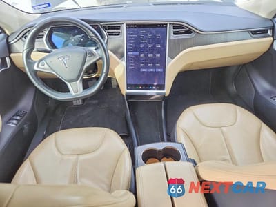 Zdjęcie 8 z 12 samochodu: 2013 TESLA MODEL S VIN:5YJSA1CN4DFP20265 - miniatura