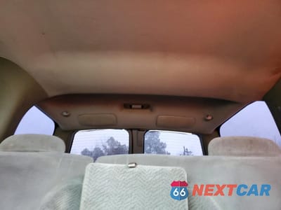 Zdjęcie 10 z 14 samochodu: 1998 CHEVROLET TAHOE C1500 VIN:1GNEC13R4WJ375753 - miniatura