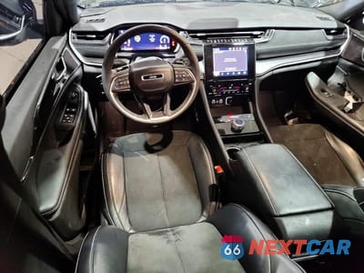 Zdjęcie 8 z 13 samochodu: 2023 JEEP GRAND CHEROKEE LAREDO VIN:1C4RJHAG5P8104493 - miniatura
