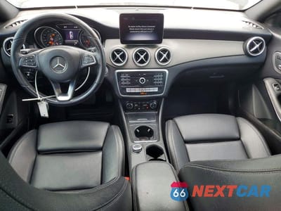 Zdjęcie 8 z 11 samochodu: 2019 MERCEDES-BENZ CLA 250 VIN:WDDSJ4EB7KN714310 - miniatura