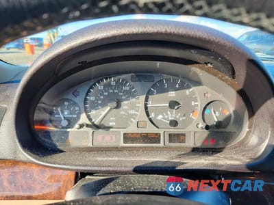 Zdjęcie 9 z 11 samochodu: 2005 BMW 325 XI VIN:WBAEU33435PR19870 - miniatura