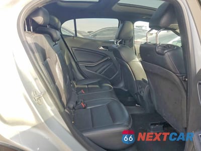 Zdjęcie 10 z 12 samochodu: 2016 MERCEDES-BENZ GLA 250 VIN:WDCTG4EB2GJ205537 - miniatura