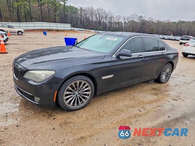 2012 BMW 740 I WBAKA4C54CC613467 - główne zdjęcie licytacji z USA - miniatura