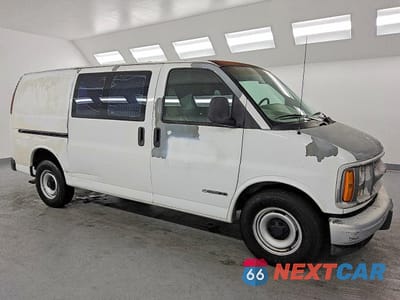 Czwarte zdjęcie samochodu z boku: 1999 CHEVROLET EXPRESS G2500 VIN:1GCFG25WXX1144545 - miniatura