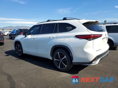 Drugie zdjęcie samochodu z przodu: 2021 TOYOTA HIGHLANDER VIN:5TDJZRAH0MS065100 - miniatura